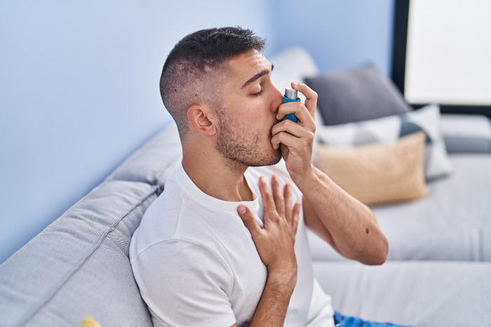 Living with Asthma: 8 Tips for Managing Symptoms and Enhancing Lung Function